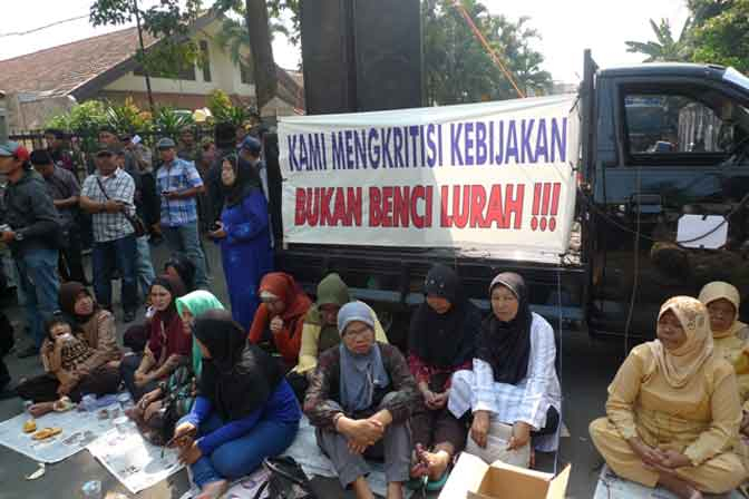 Pendemo Lurah Susan Ancam Bawa Massa Lebih Banyak