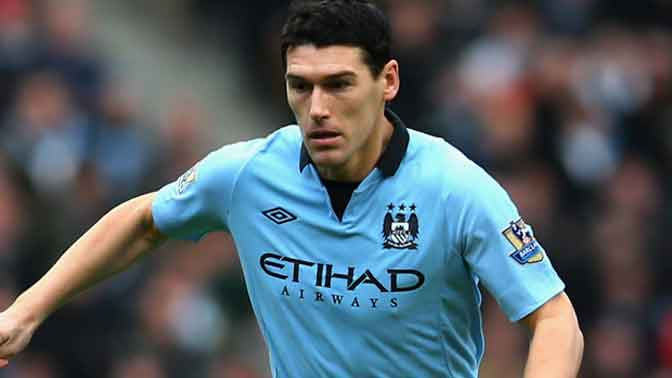 Everton Pinjam Gareth Barry dan Lukaku
