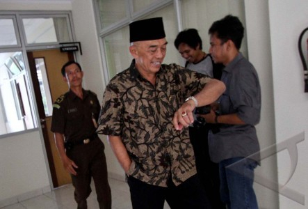 Status Tersangka, Idham Bersikeras 
