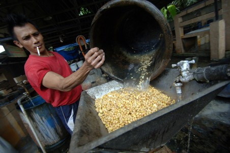 Pemerintah Janjikan Harga Khusus Kedelai bagi Produsen Tahu Tempe