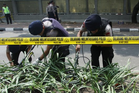 Penembakan Polisi, Hanya Satu Tembakan yang Meleset