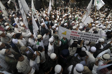 Hendak Menyeberang ke Bali, FPI Dihadang Polisi