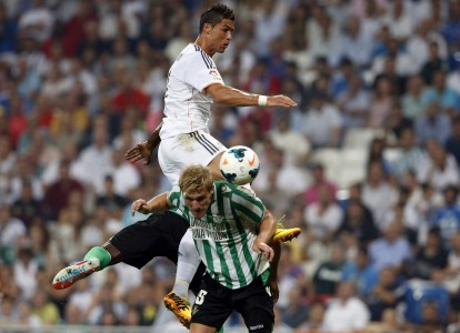 Ronaldo Incar Gelar Pencetak Gol Terbanyak Madrid
