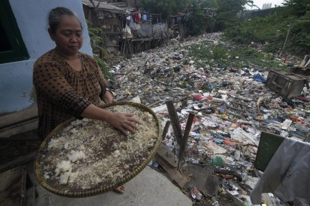 Hanya Sebutir Nasi untuk Banjir