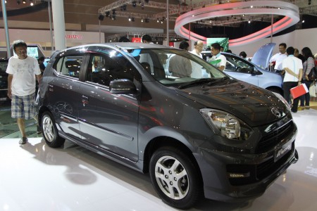 Gubernur Jatim Tolak Mobil Murah