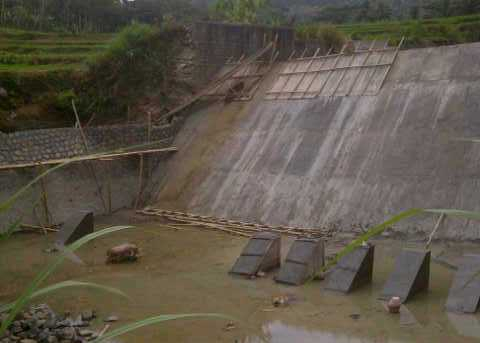 Silang Pendapat Pejabat soal Proyek Dam Dawuhan