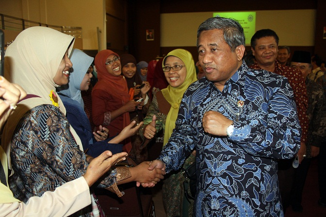 Mendikbud Pastikan UN 2014 Pakai Kurikulum Lama