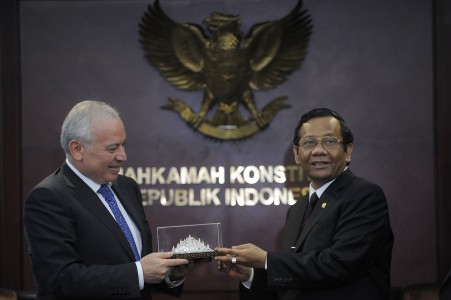 Mahfud MD: Akil Mochtar Harus Dihukum Seumur Hidup