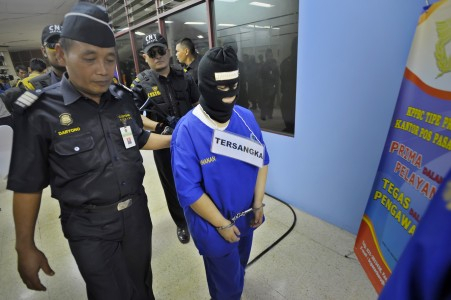 Bea Cukai Sita Sabu dan Ekstasi dari India dan Belanda Senilai Rp300 Juta