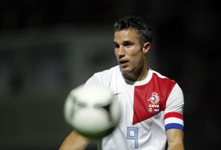 Cedera Jempol Kaki, RvP Terancam Absen di Kualifikasi Piala Dunia