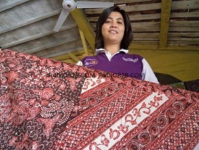 Sosok Di Balik Sukses Kain Batik Negeri