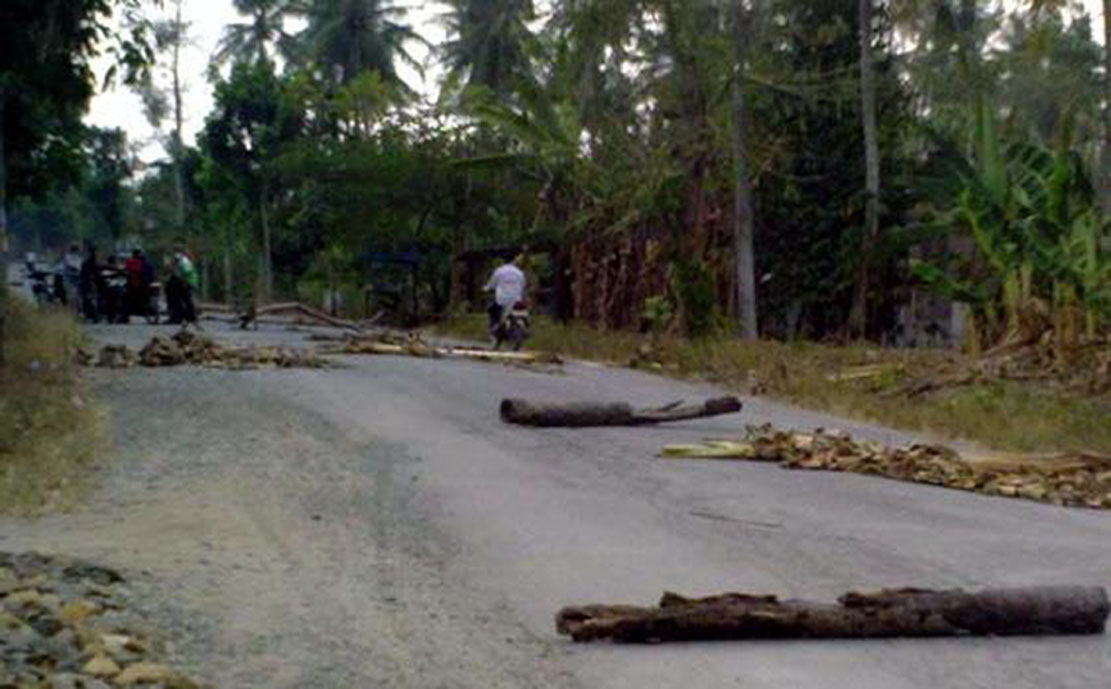 Akhirnya, Blokir Jalan Menuju Kupang pun Dibuka
