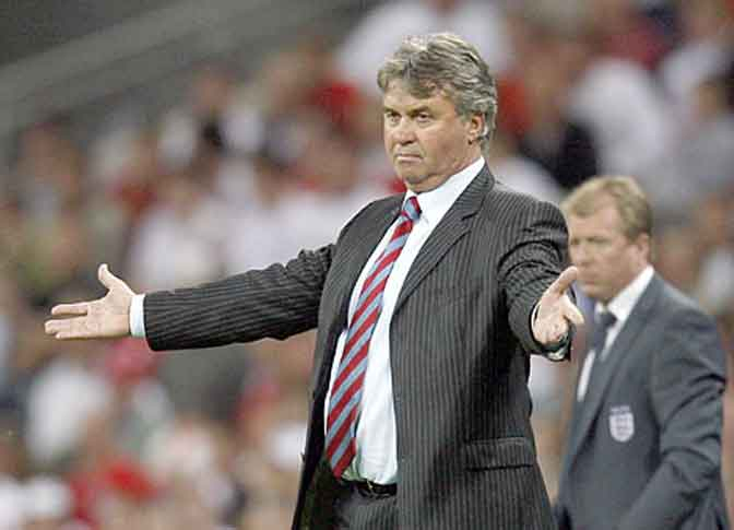 Guus Hiddink Tak Tertarik Latih Australia