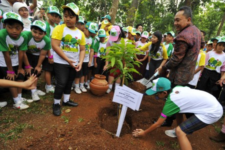 Belasan Hektar Hutan Raden Soerjo di Pasuruan Terbakar