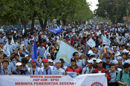 Kepung Balaikota, Buruh Jakarta Tuntut UMP 3,7 Juta