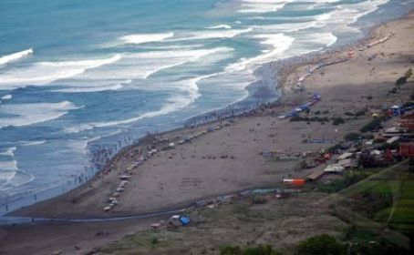 Pantai Parangtritis Akan Punya Kolam Renang