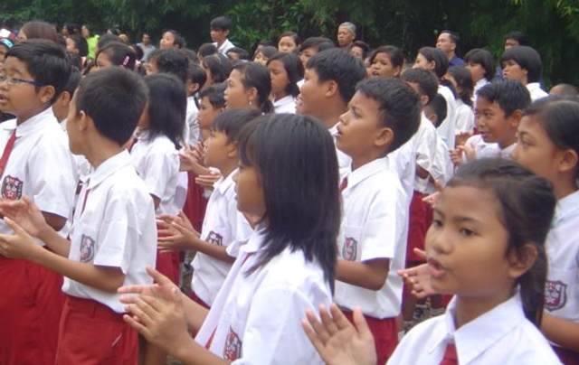 30 Siswa SD di Kupang Belajar Cara Membuat Perda di DPRD