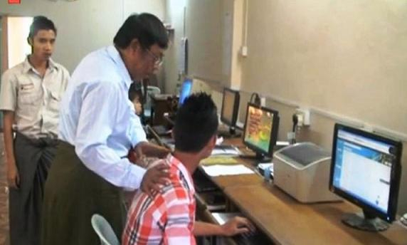 Dampak Positif dan Negatif Jejaring Sosial di Burma