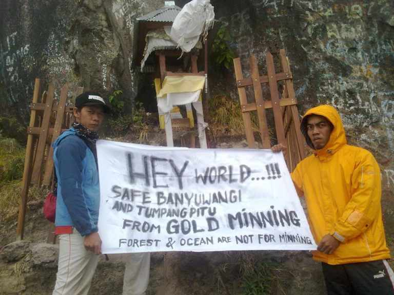 Protes Tambang Emas Dari Kori Suci Gunung Agung
