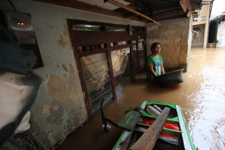 Banjir Masih Terjadi di Daerah Pinggiran Sungai di Jakarta
