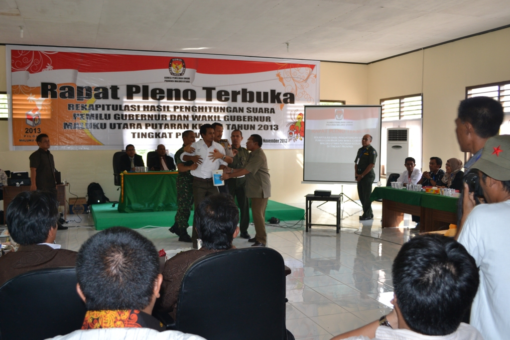 Ratusan Brimob Amankan Pleno Pilgub Maluku Utara