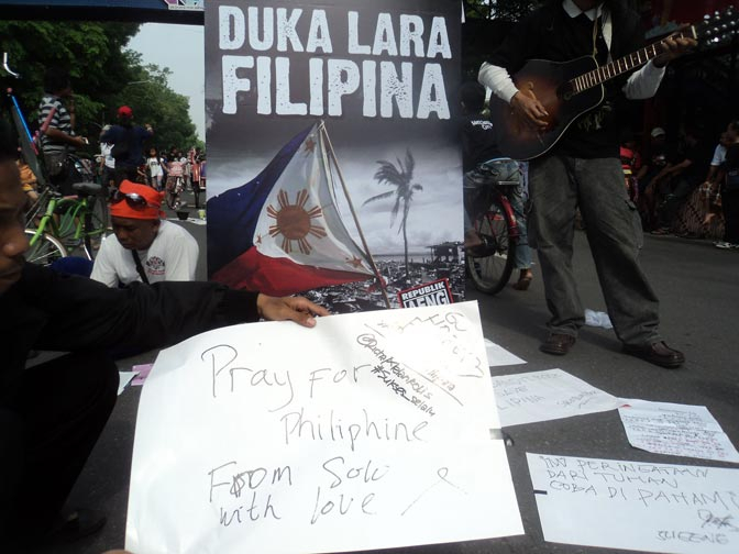 Warga Surakarta Gelar Aksi Simpatik untuk Filipina