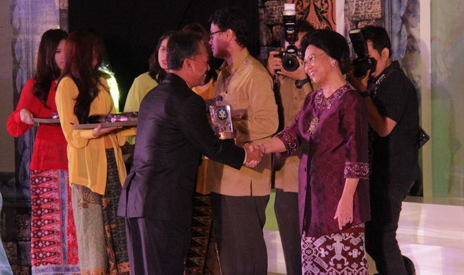 Setelah 9 Tahun Menunggu, Kota Cirebon Raih Penghargaan Kota Sehat 2013