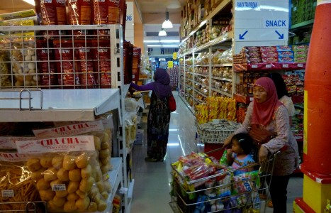 Peneliti: Pemahaman Agama Bisa Bendung Konsumerisme