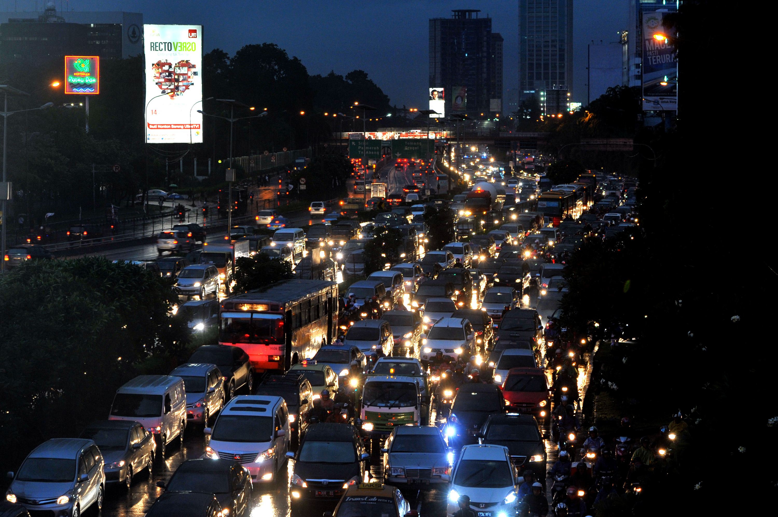 Atasi Macet, Akademisi Dukung Penerapan Pajak Progresif