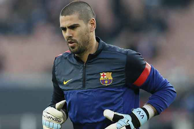 Bela Timnas Spanyol, Victor Valdes Cedera
