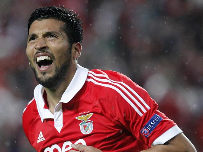 Man United dan Napoli Perebutkan Ezequiel Garay