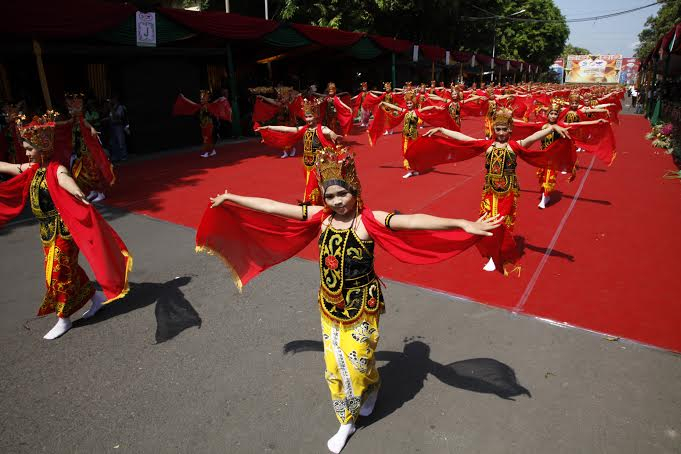 Ribuan Penari Meriahkan Banyuwangi Ethno Carnival