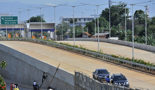 Ahok: Enam Ruas Jalan Tol Baru Jakarta Wajib Dilengkapi Jalur Bus