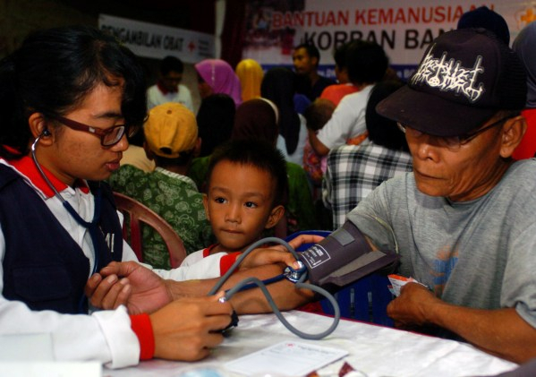 Pengobatan Gratis dan Solidaritas untuk Dokter Ayu