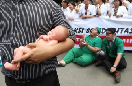 YLKI: Telantarkan Pasien, Dokter yang Mogok Harus Diberi Sanksi