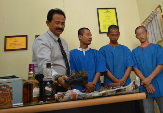 Pesta Ganja di Makam Cina, 3 Remaja Ditangkap