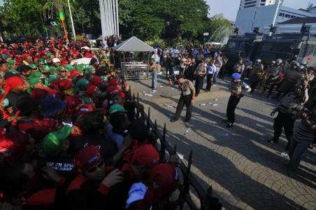 Buruh Jakarta Diancam Preman