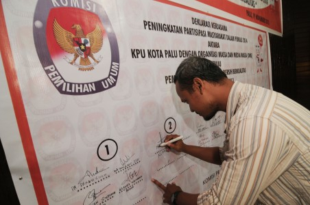Atribut Dirusak, Caleg Demokrat Pidanakan Warga