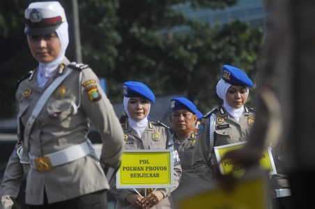 IPW: Tidak Berdasar, Penundaan Jilbab Polwan karena Anggaran