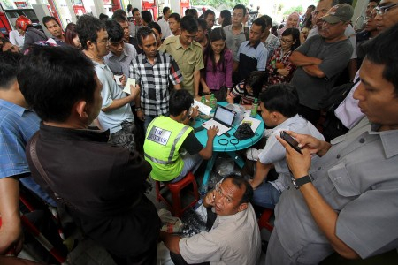 Antri RFID Panjang, Pertamina Tambah Personil di SPBU