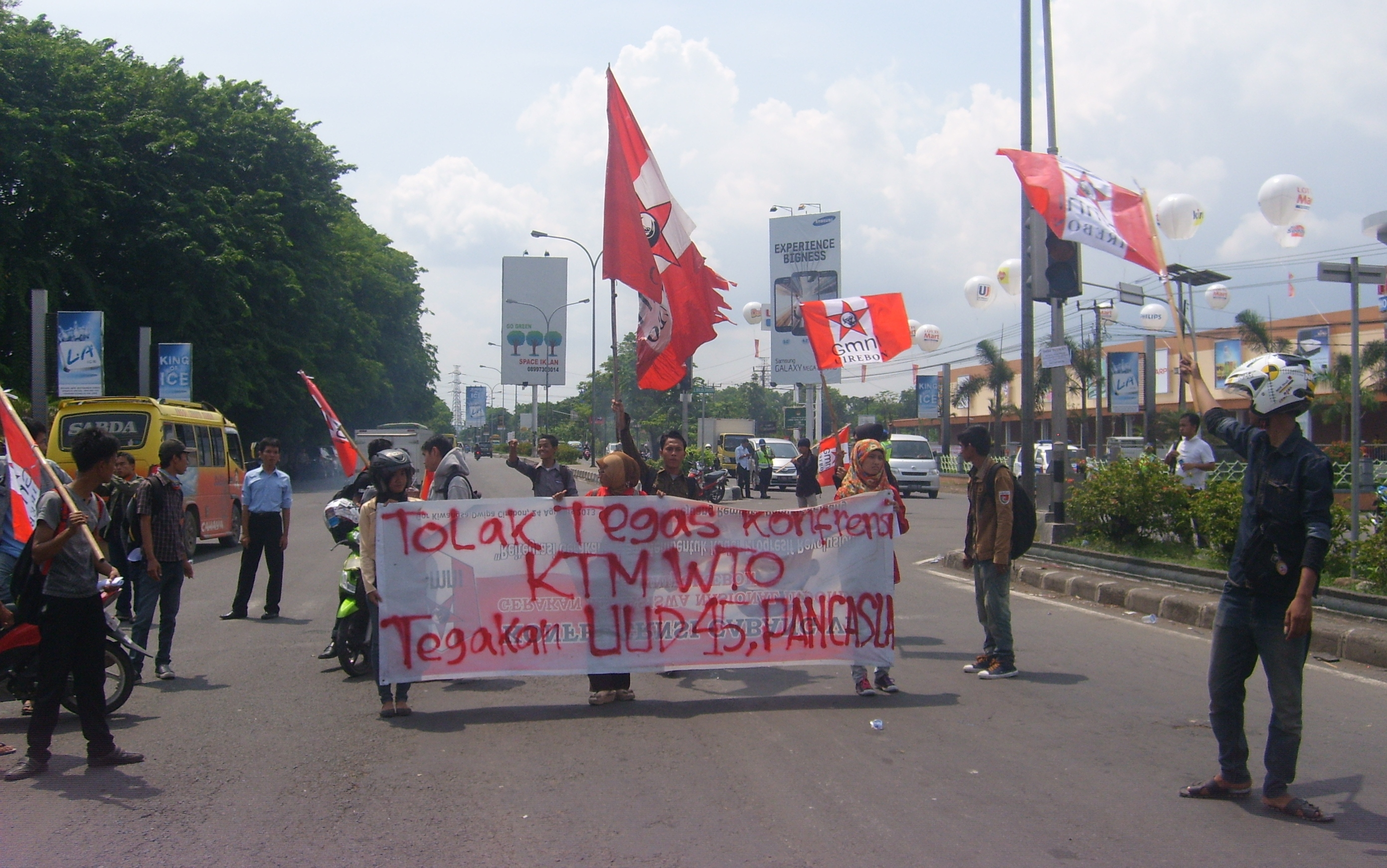 Mahasiswa di Cirebon Tolak Konferensi WTO di Bali