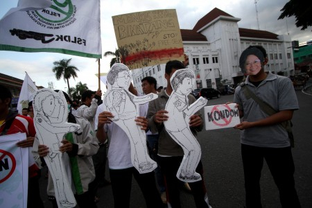 Meski Diprotes, Kemenkes Tetap Lakukan Kampanye Penggunaan Kondom