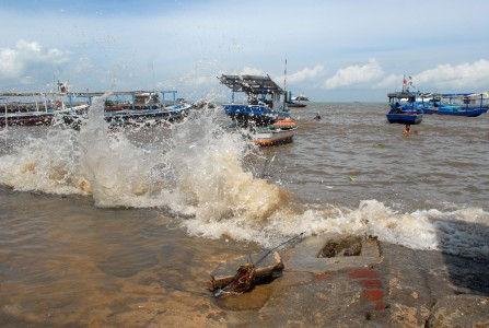 BMKG: Gelombang Tinggi Mencapai 3 Meter di Perairan Cilacap
