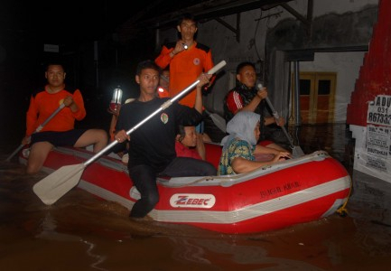 Sungai Deli Meluap, Ratusan Rumah Terendam