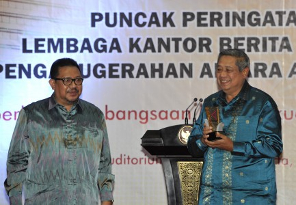 Tunjuk Pengacara Keluarga, SBY Justru Memancing Gosip Politik