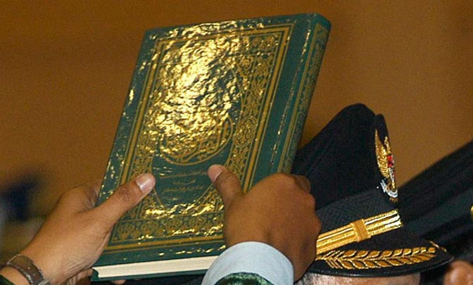 Hentikan Pelantikan Hambit Bintih Jadi Bupati Gunung Mas