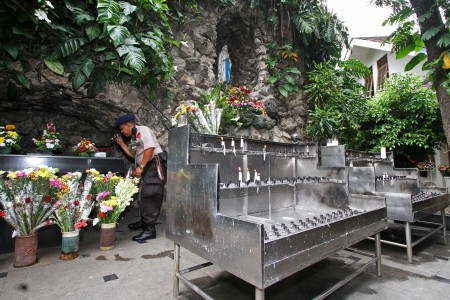 Banser NU Jaga Gereja di Ratusan Daerah