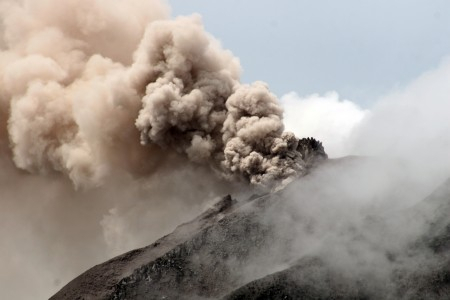 BPBD Sumut: Pengungsi Gunung Sinabung Tetap Beribadah Natal