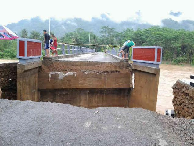 Baru Kelar Dibangun, Jembatan Senilai Rp 1,3 M Putus