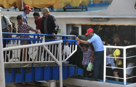 Jelang Tahun Baru, Merak Mulai Padat